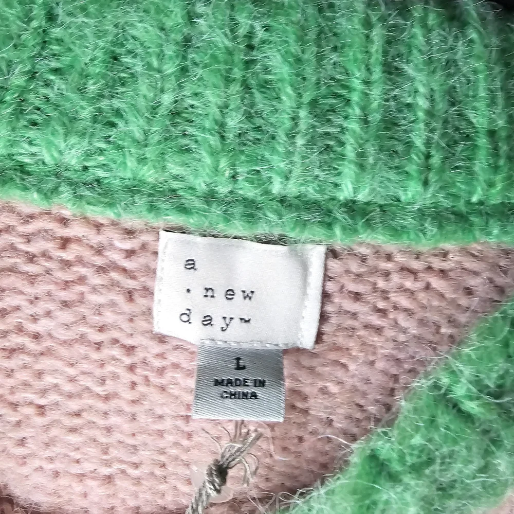 Sweater Large NWT - Picture 4 of 11